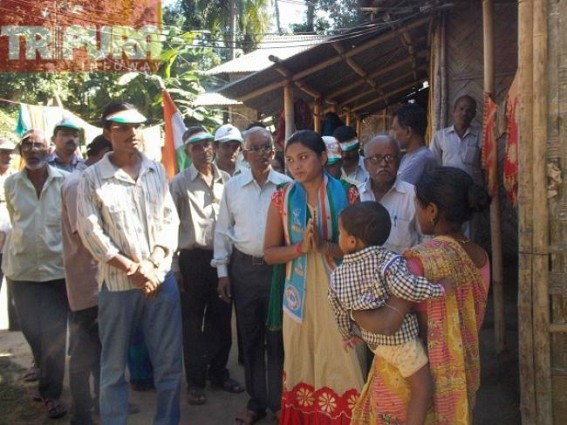Kamalpur: Congress gears up campaign, candidates busy in door to door propaganda Kamalpur: Congress gears up campaign, candidates busy in door to door propaganda